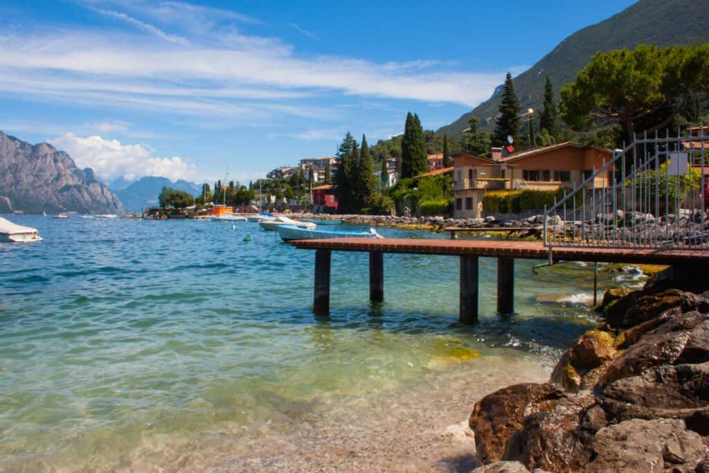 Lago di Garda kde se koupat