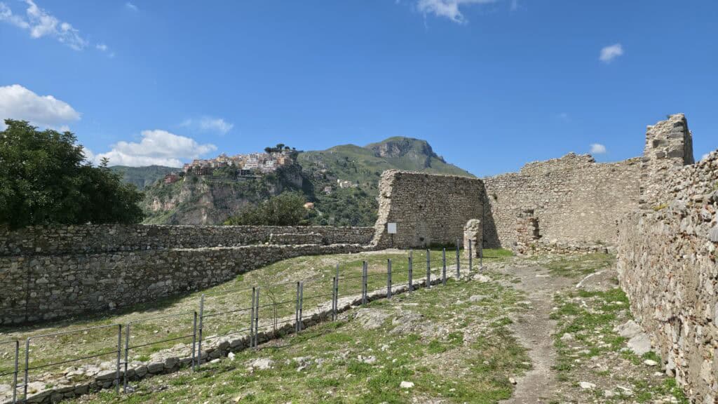 Castello di Monte Tauro